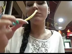 男は精液ファックする若い美しさを満たした後、猫に変わります 無料 エッチ 女の子