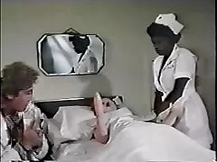 女の子は祖母が去る前に一緒に過ごした素晴らしい日を覚えています。 アダルト 動画 無料 無理やり