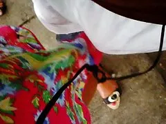 庭では、禿げた男は公共の場所でお尻の若い女性を性交する 女 が 見 たい エロ 動画