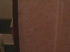 スリム熟女は惨めな男から大きな猫を持っています youtube 女性 の ため の アダルト