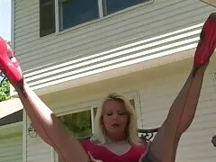 この女性は透明な下着で夫のところにやってきて呪われました 無料 イケメン av