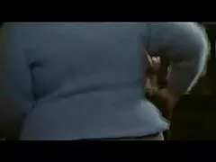 プレイヤーはオンラインゲームの家から友人を招待しました av 動画 女性