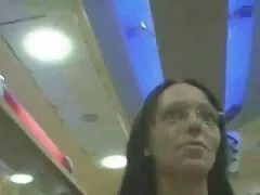 成熟したの美しさに注意を払い、夫と一緒に暖かくアヒルを見てください 女性 専用 エッチ 動画